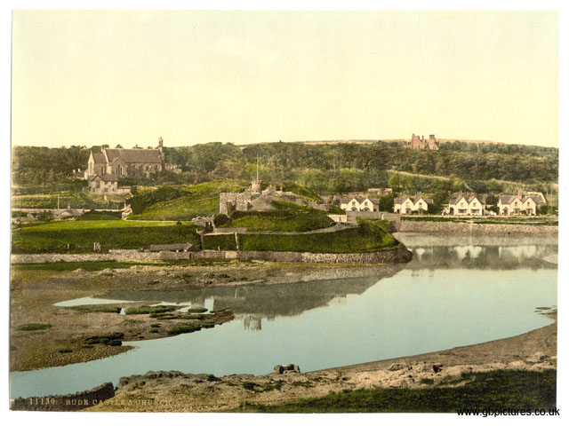 CON_Bude_11130_Castle_and_church_Cornwall