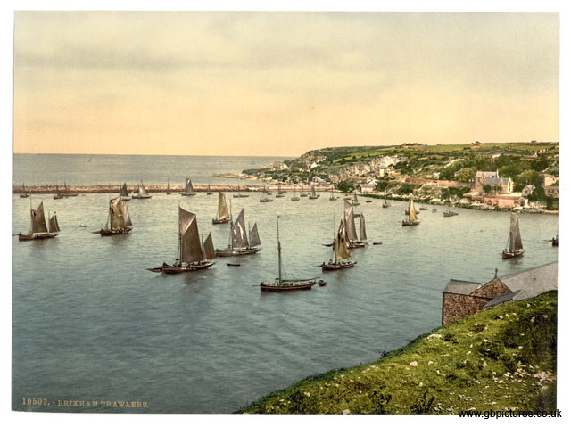 DEV_Brixham_10503_Trawlers_leaving_harbor