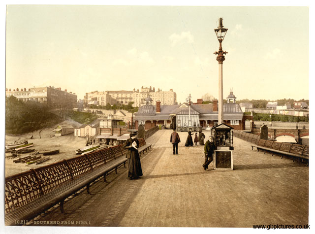 ESS_Southend-on-Sea_10211_View_from_the_pier_I