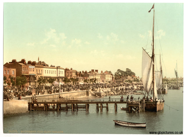 ESS_Southend-on-Sea_10217_The_East_Parade_and_yachts