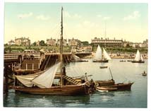 ESS_Clacton-on-Sea_10254_The_front_pier_from_pier_end