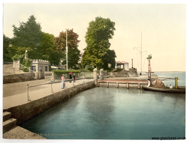IOW_Cowes_11188_R_Y_S_club_house