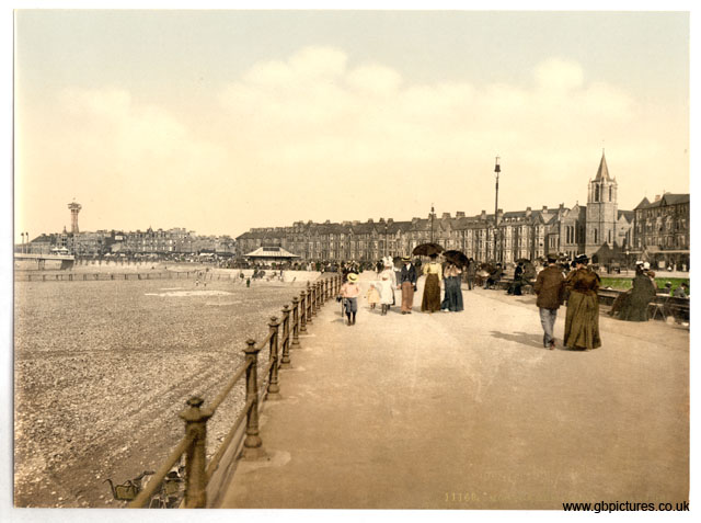 LAN_Morecambe_11148_Parade_looking_east