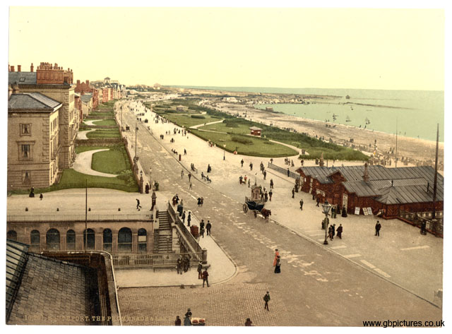 LAN_Southport_10201_The_promenade_and_lakes