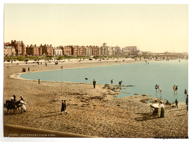 LAN_Southport_10203_Parade_from_the_pier