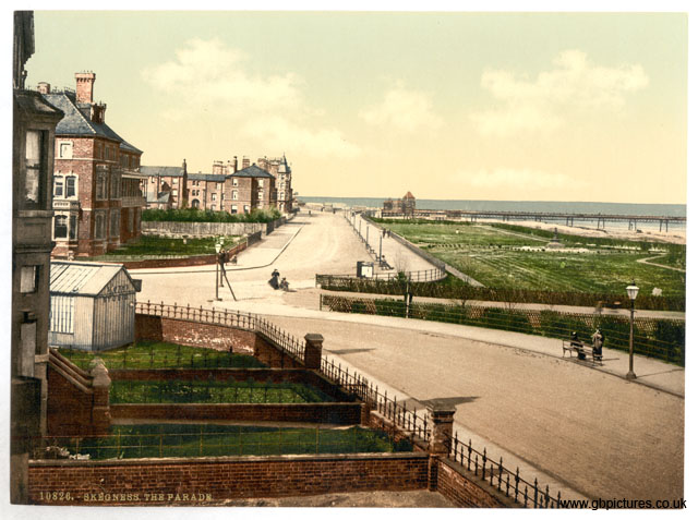 LIN_Skegness_10826_The_parade