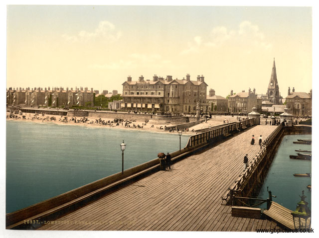 SFK_Lowestoft_10837_Royal_Hotel_from_pier