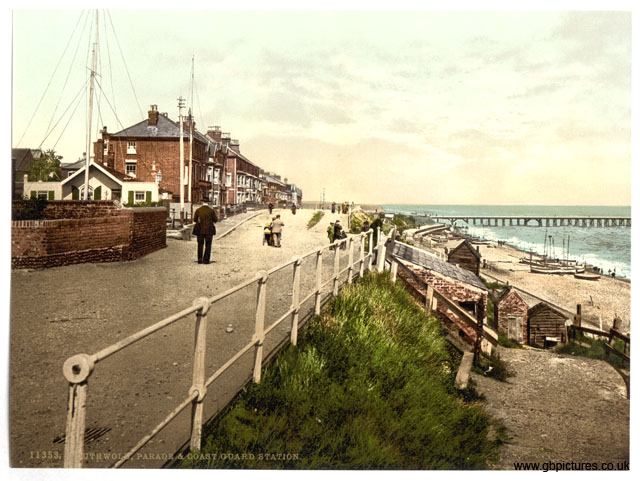 SFK_Southwold_11353_Parade_ and_Coast_Guard_Station