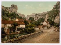 SOM_Cheddar_10270_The_village_and_Lion_Rock