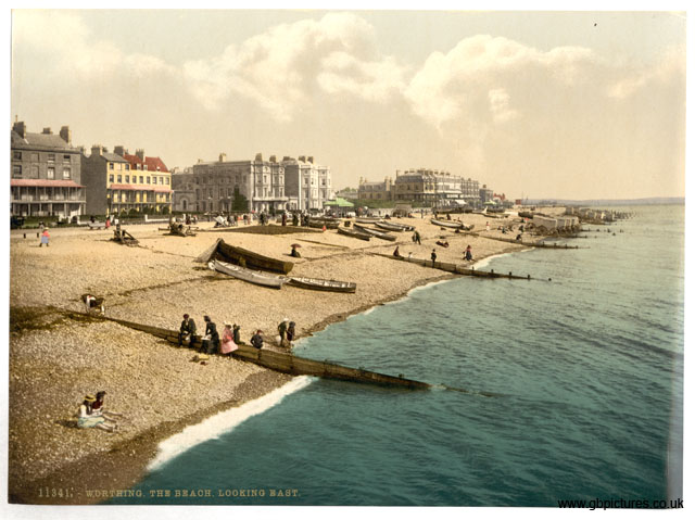 SSX_Worthing_11341_The_beach_looking_east