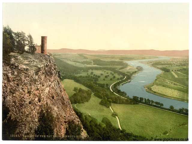PER_Kinnoul_Hill_13167_Valley_of_the_Tay