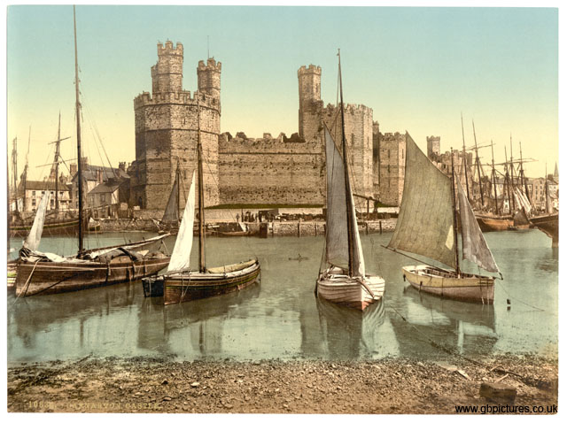 CAE_Caernarvon_10634_Castle_General_view