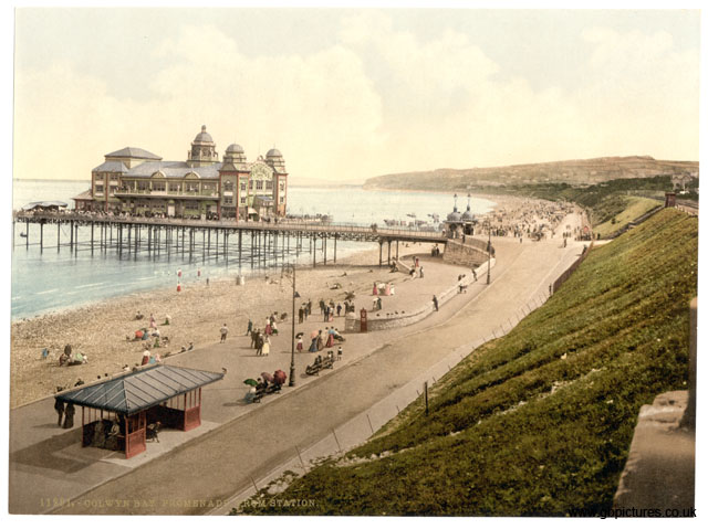 DEN_Colwyn_Bay_11291_promenade_from_station