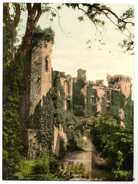 MON_Raglan_10972_Castle_III